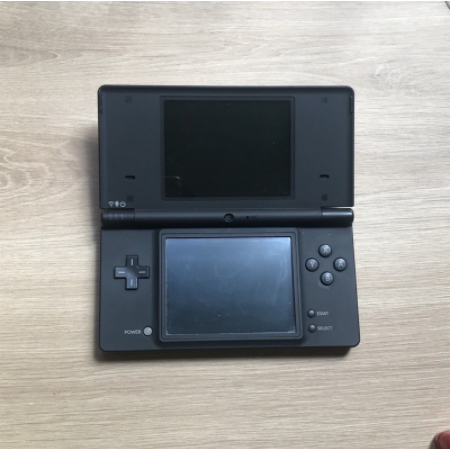 Máy chơi game Nintendo DSi ( kho 2000 game free)