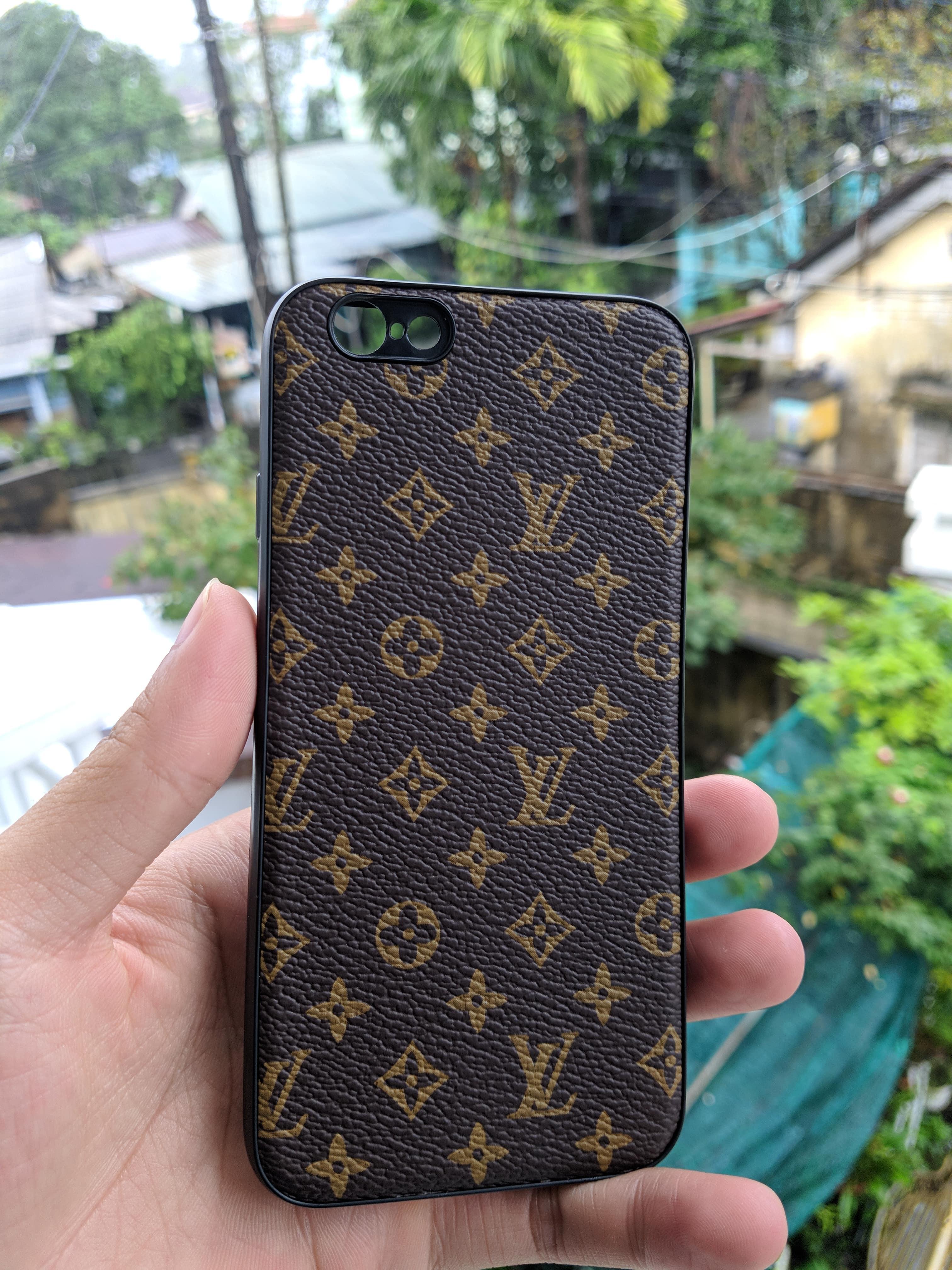 ỐP LƯNG DA LV THỜI TRANG NHIỀU MÀU TỪ IPHONE 6 ĐẾN IPHONE XS MAX