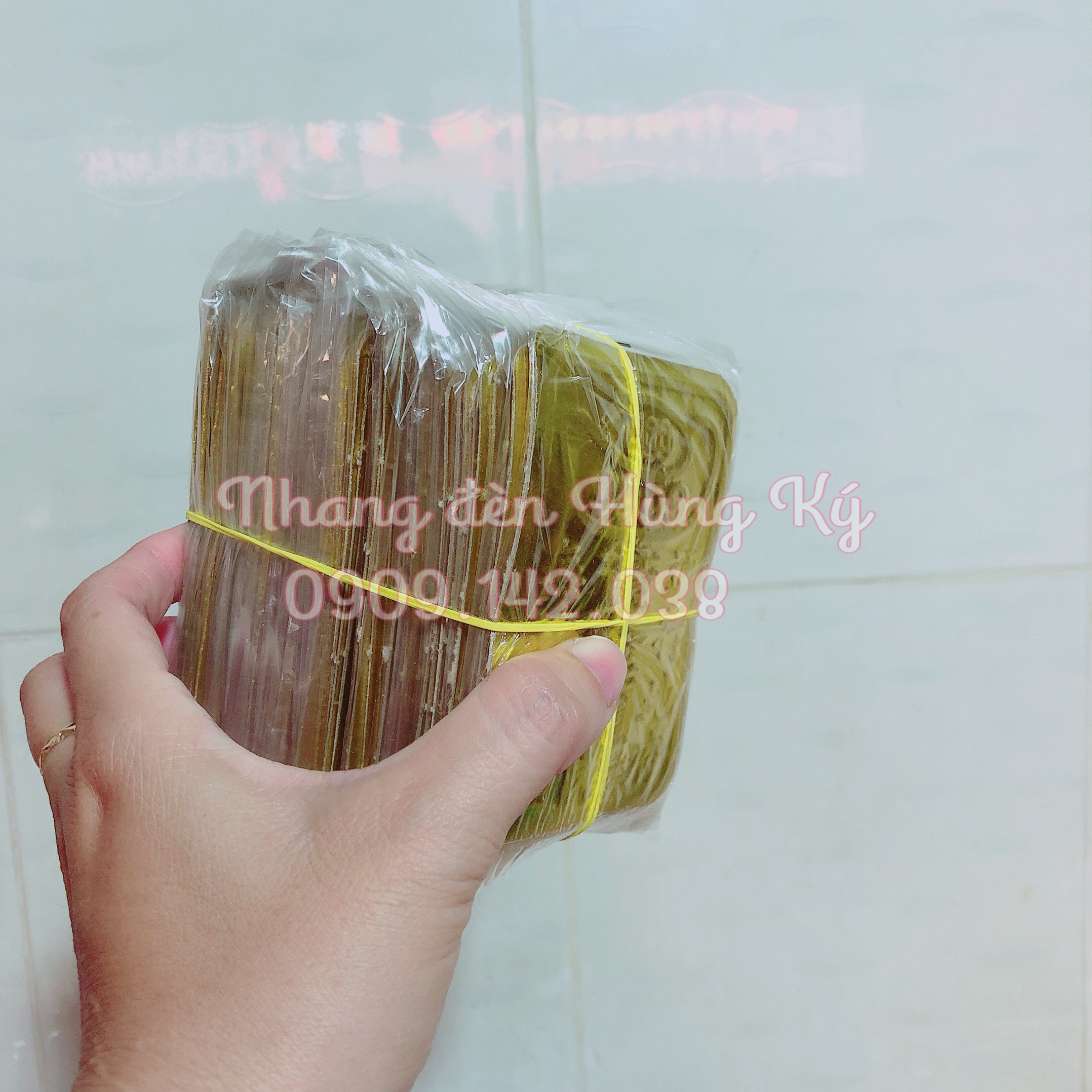 Hàng mã vàng quốc tế hay vàng thẻ lớn