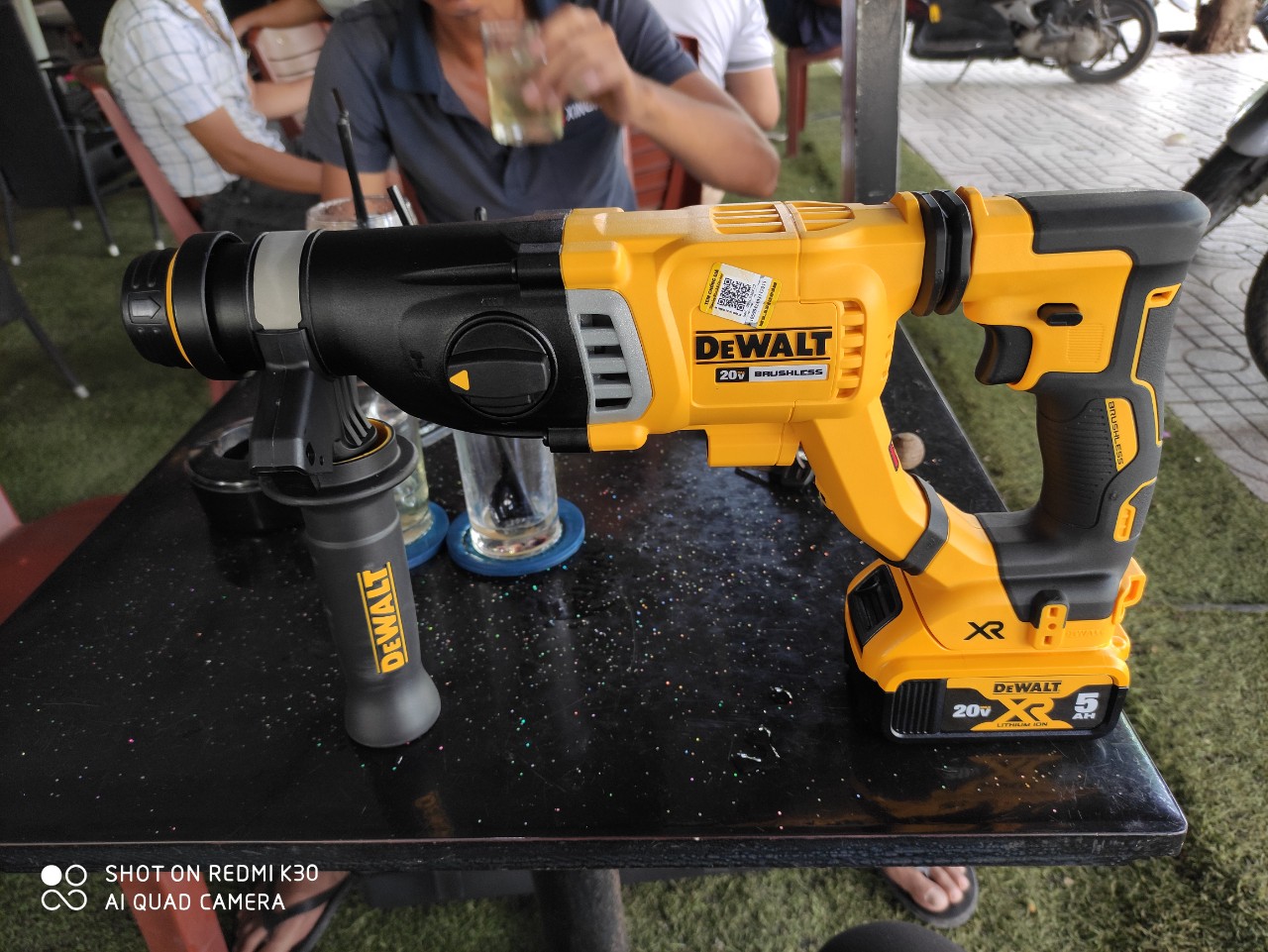 Máy khoan động lực dùng pin Dewalt DCH263M2