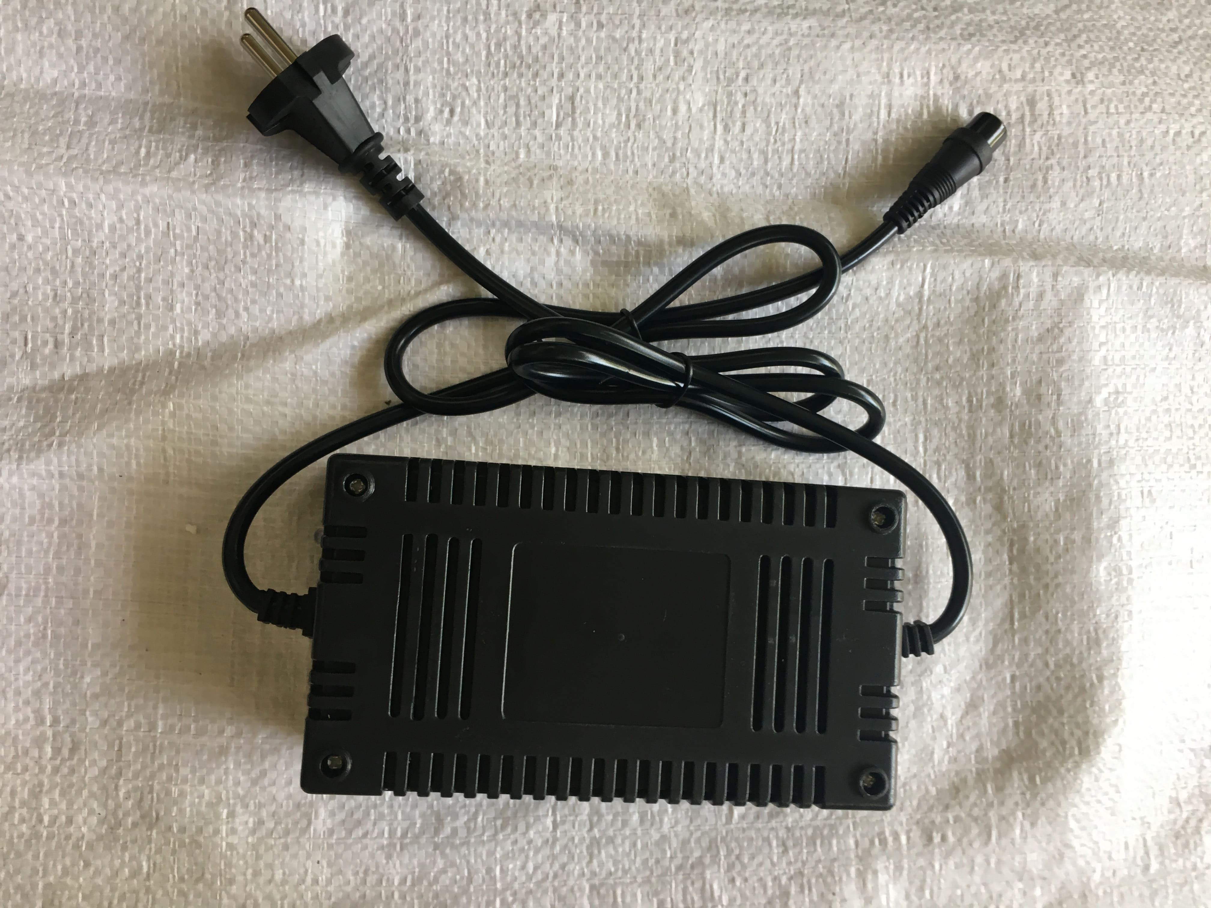 Sạc xe điện Escooter 24V
