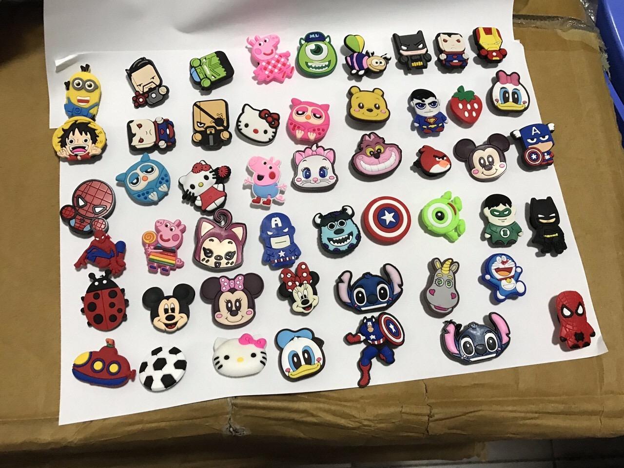 Combo 50 Jibbitz / Stickers 2D gắn dép Crocs