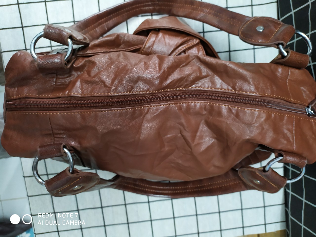 Túi da mềm secondhand, hàng si