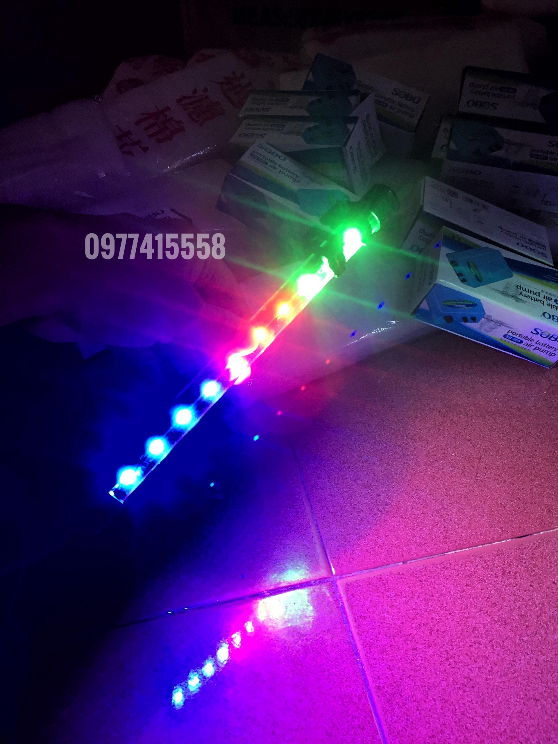 Đèn led WORLD FISH  T4-LED gắn bể cá có công tắc , siêu bền và tiết kiệm điện năng - ÁNH SÁNG 3 màu RGB  (Đỏ, xanh lá, xanh dương)