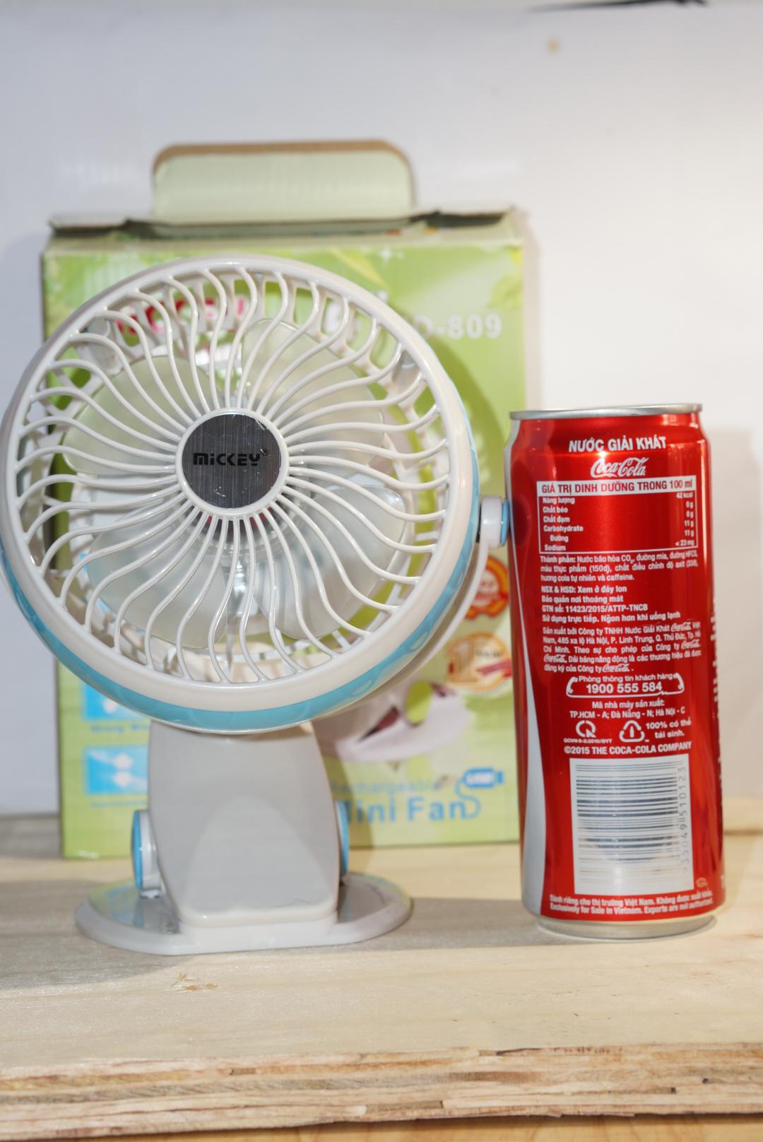 Quạt sạc mini kẹp bàn