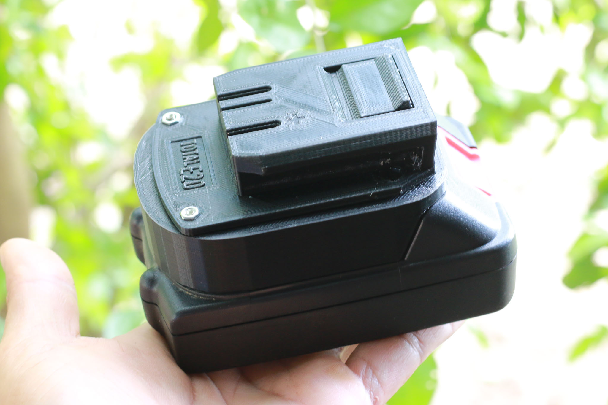 Ngàm chuyển pin Makita 18v cho máy Total E20