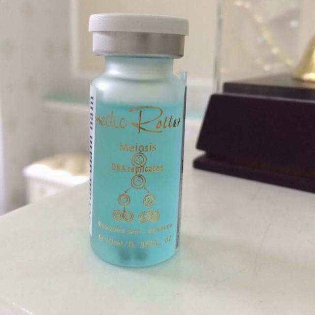 Serum medic roller chai xanh