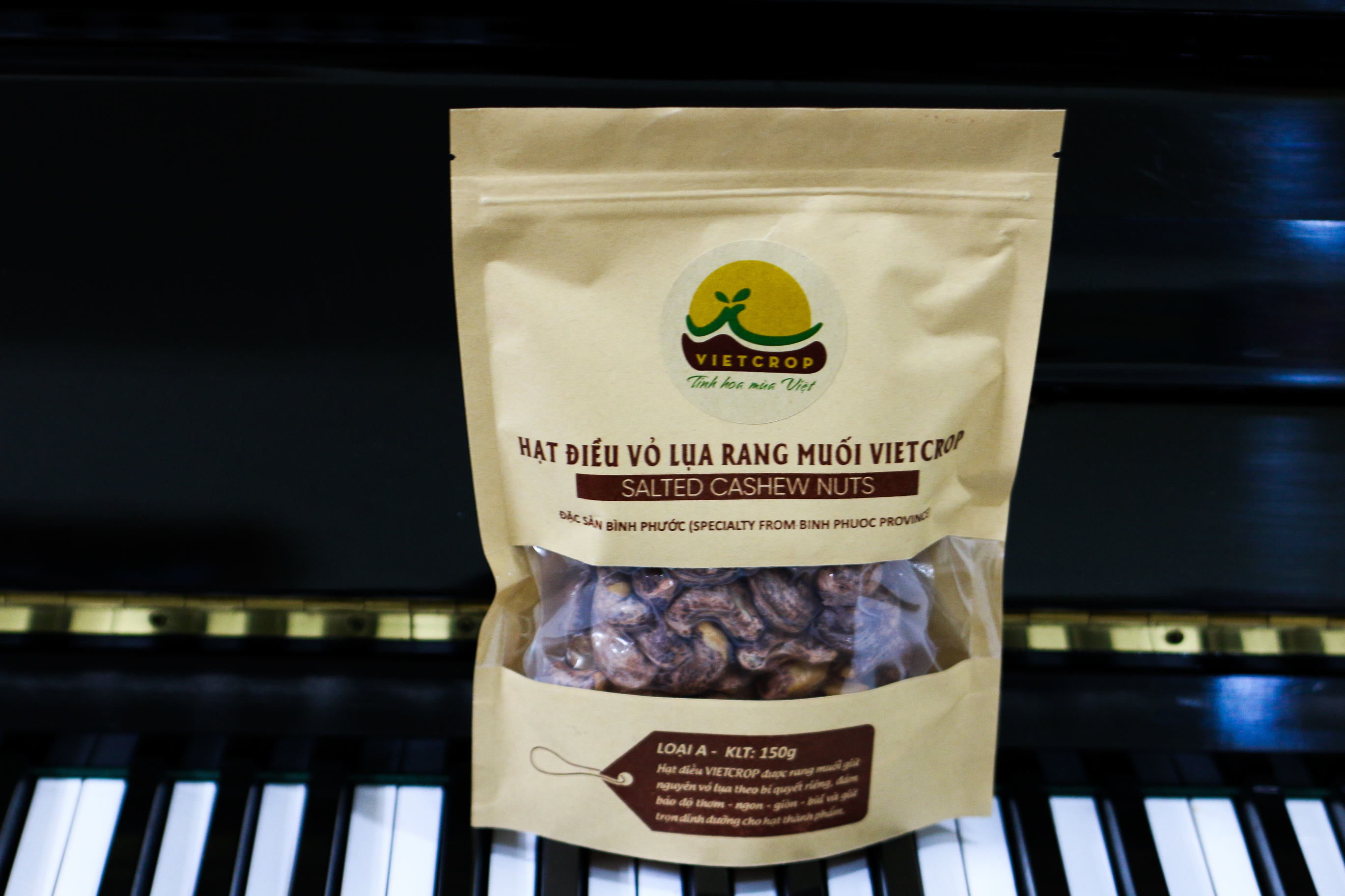 Hạt điều vỏ lụa rang muối VIETCROP - túi kraft zip 150g