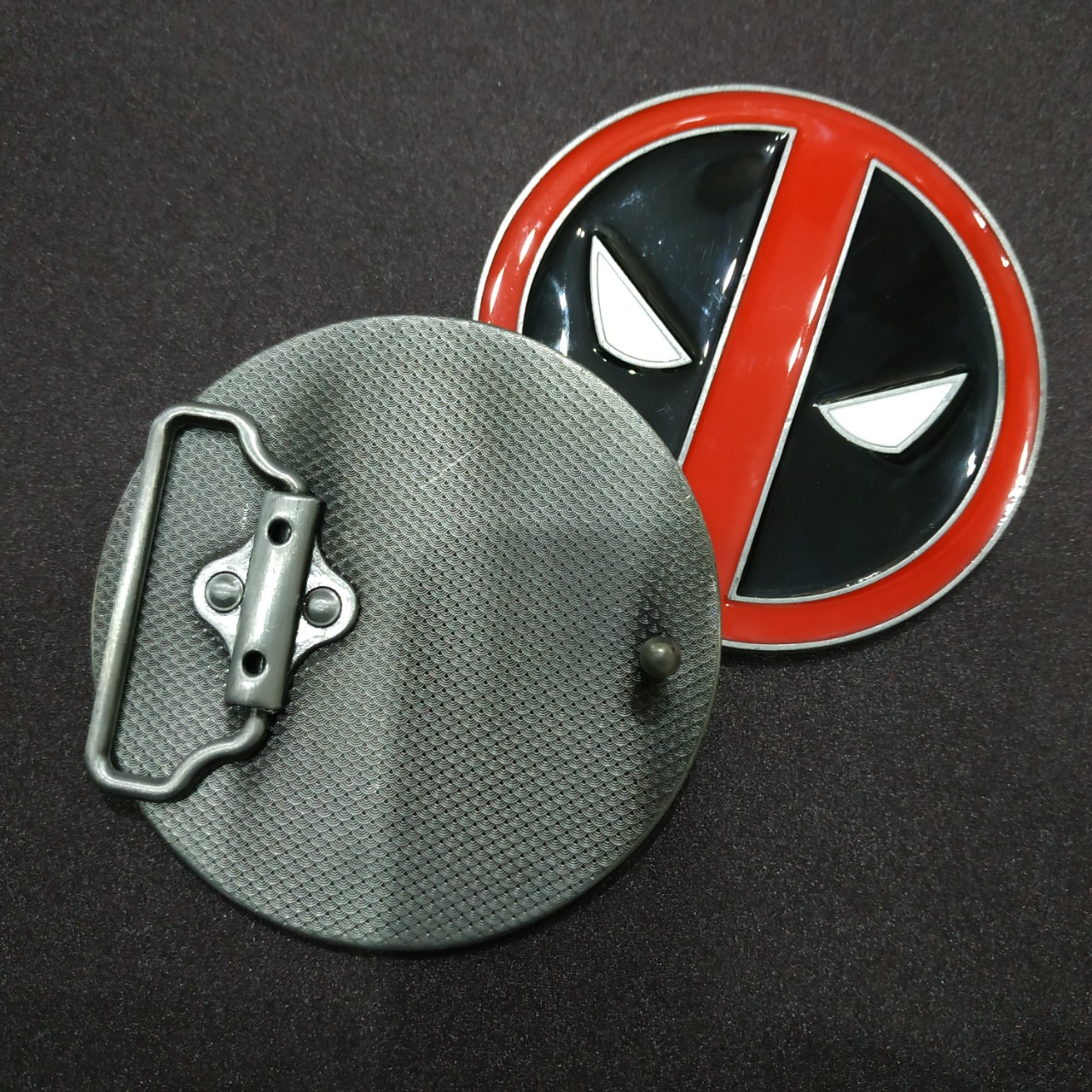 Đầu khóa dây lưng quái nhân dead pool tròn 8cm