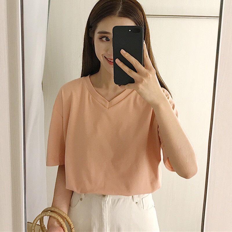 Áo thun nữ cổ tim basic