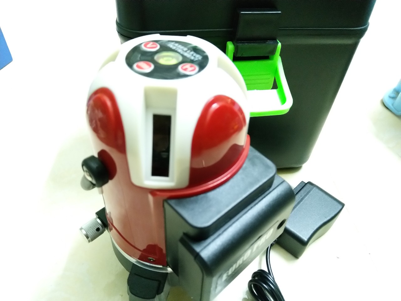 Máy cân mực laser 5 tia đỏ có pin sạc