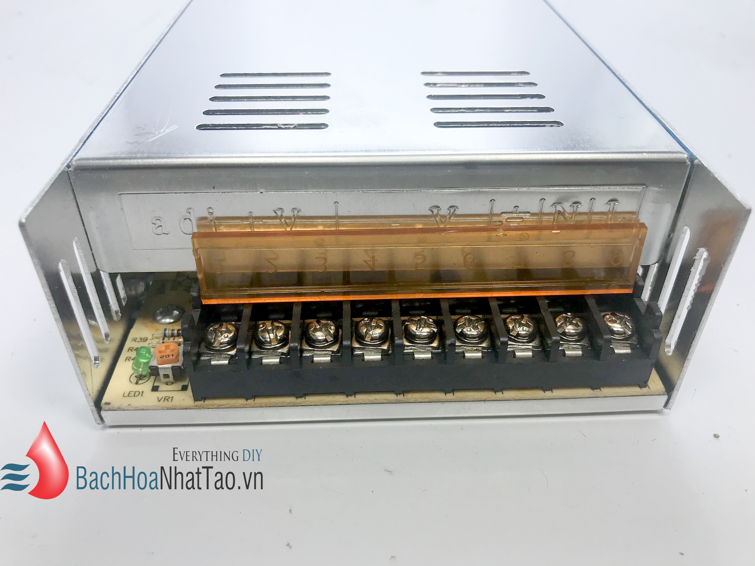 Nguồn tổ ong 5V 60A 300W(quạt) mới 100%