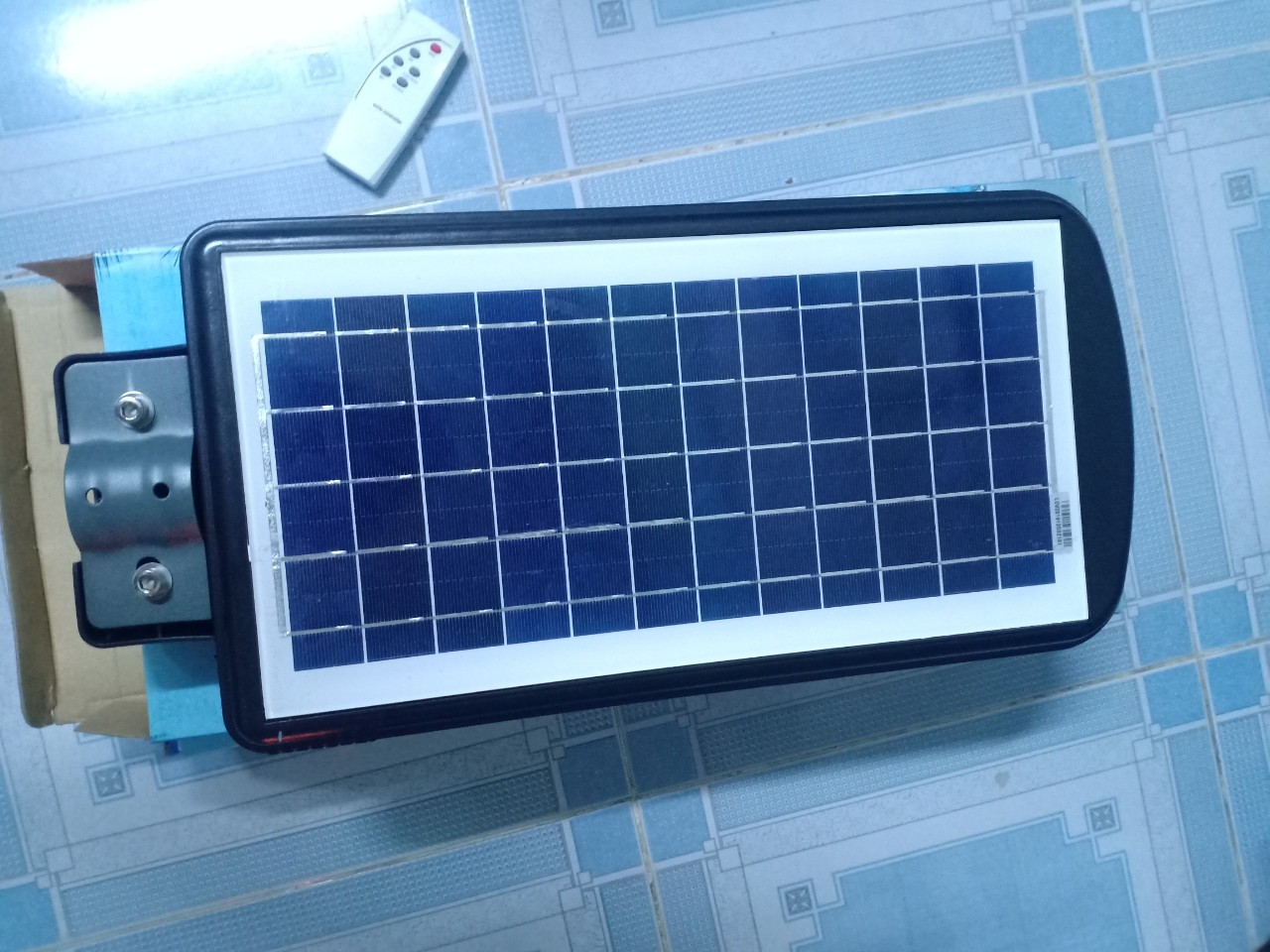 Đèn Năng Lượng Mặt Trời 60W