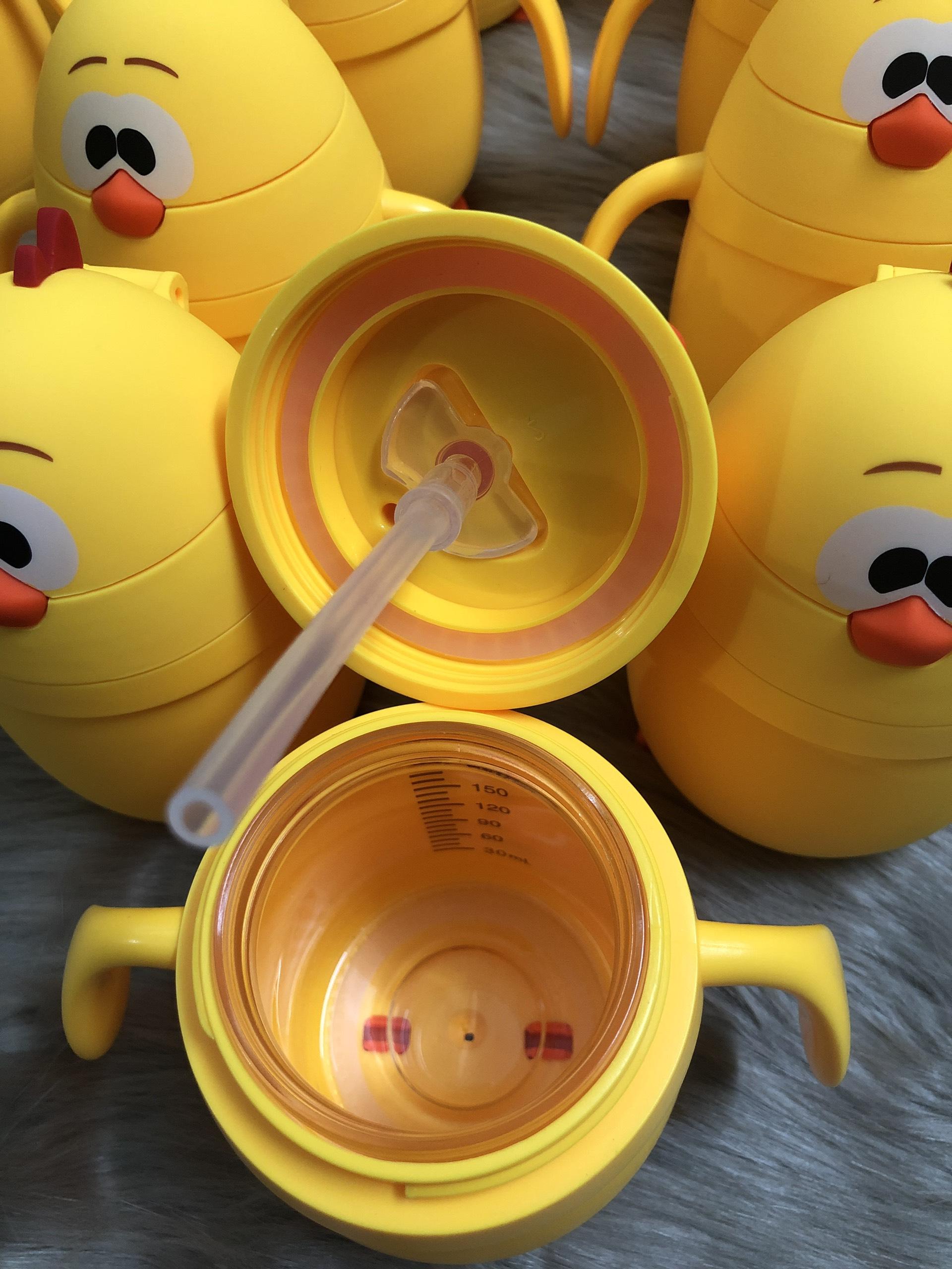 Bình uống nước trẻ em siêu dễ thương