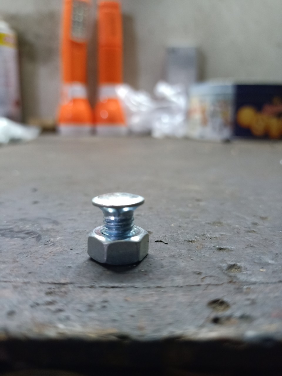 BỊCH ỐC BẮT V LỖ 8L x 1F2 (5 - 10 CON)