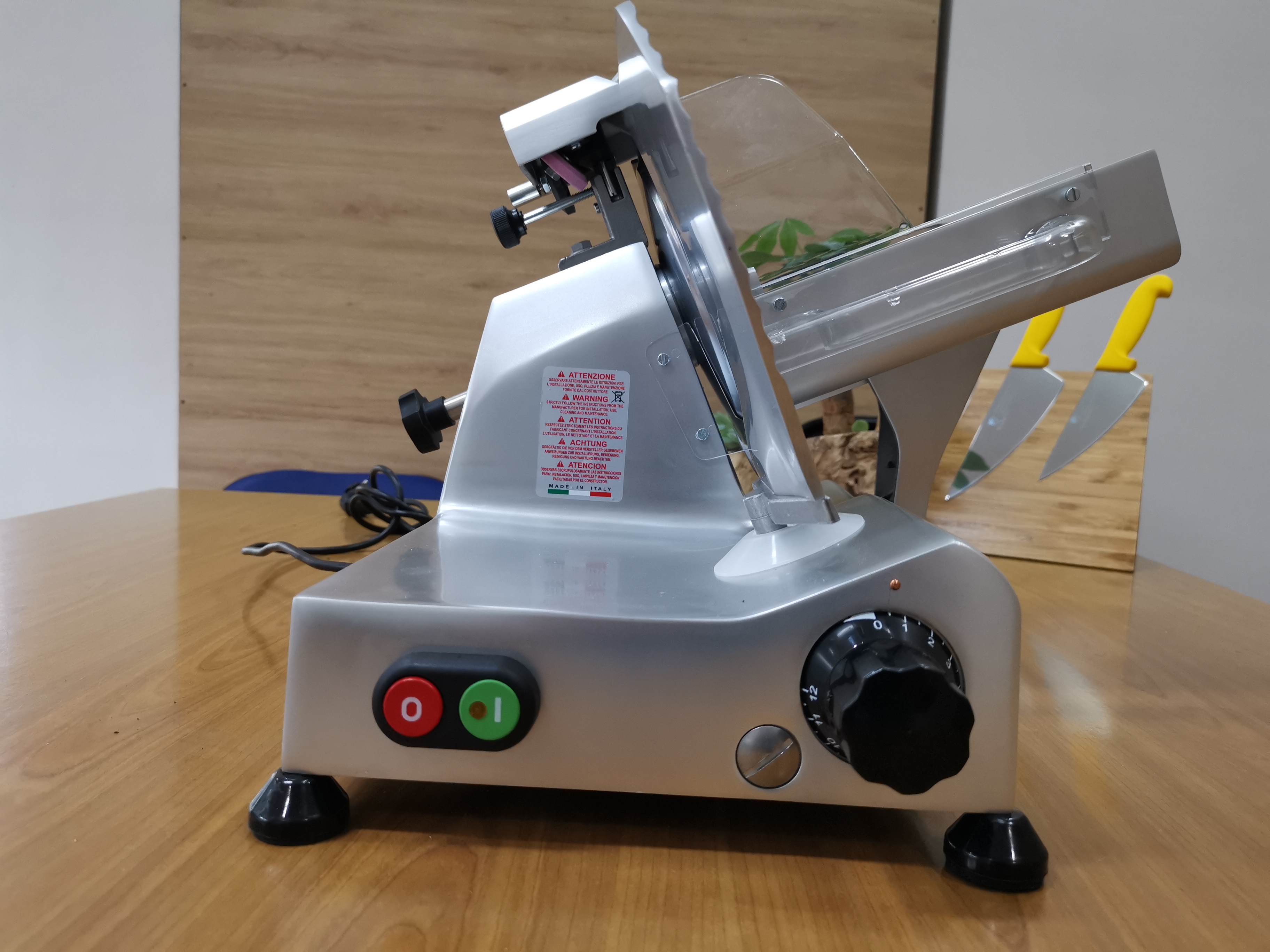 Máy thái thịt lát SAP AF220AEX (Made in Italy)