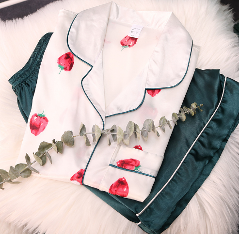 Bộ mặc nhà Pijama lụa mềm mịn mát "mặc như không mặc"