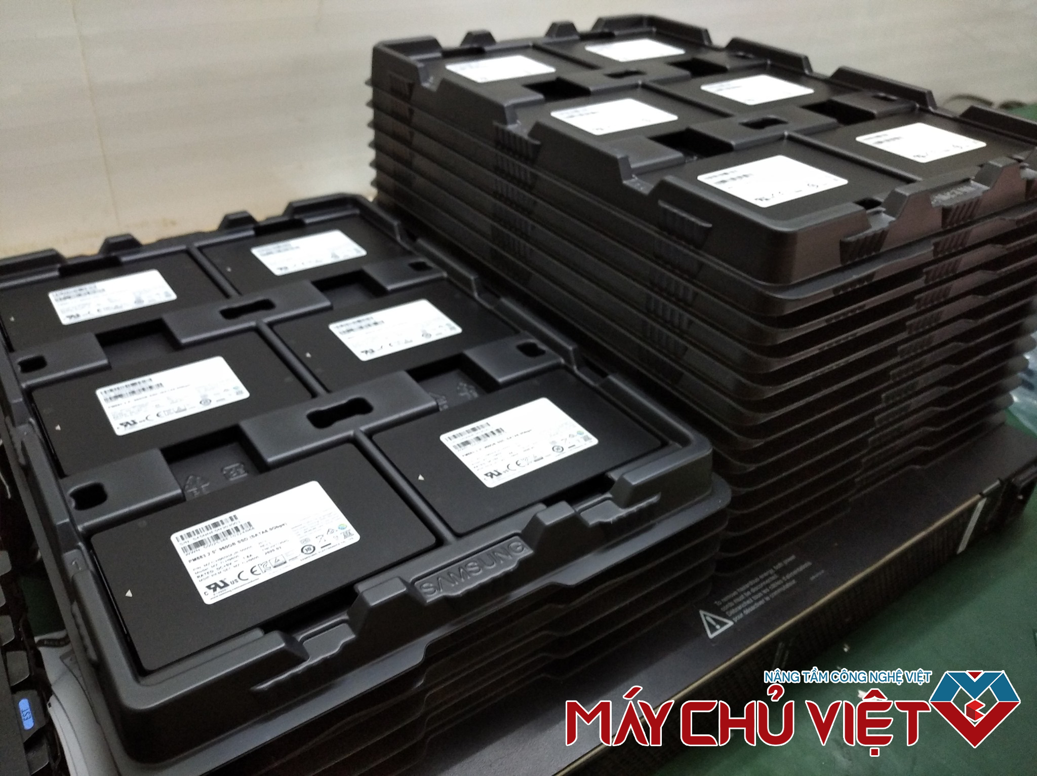 Ổ Cứng SSD SAMSUNG PM883 960GB (MZ7LH960HAJR)
