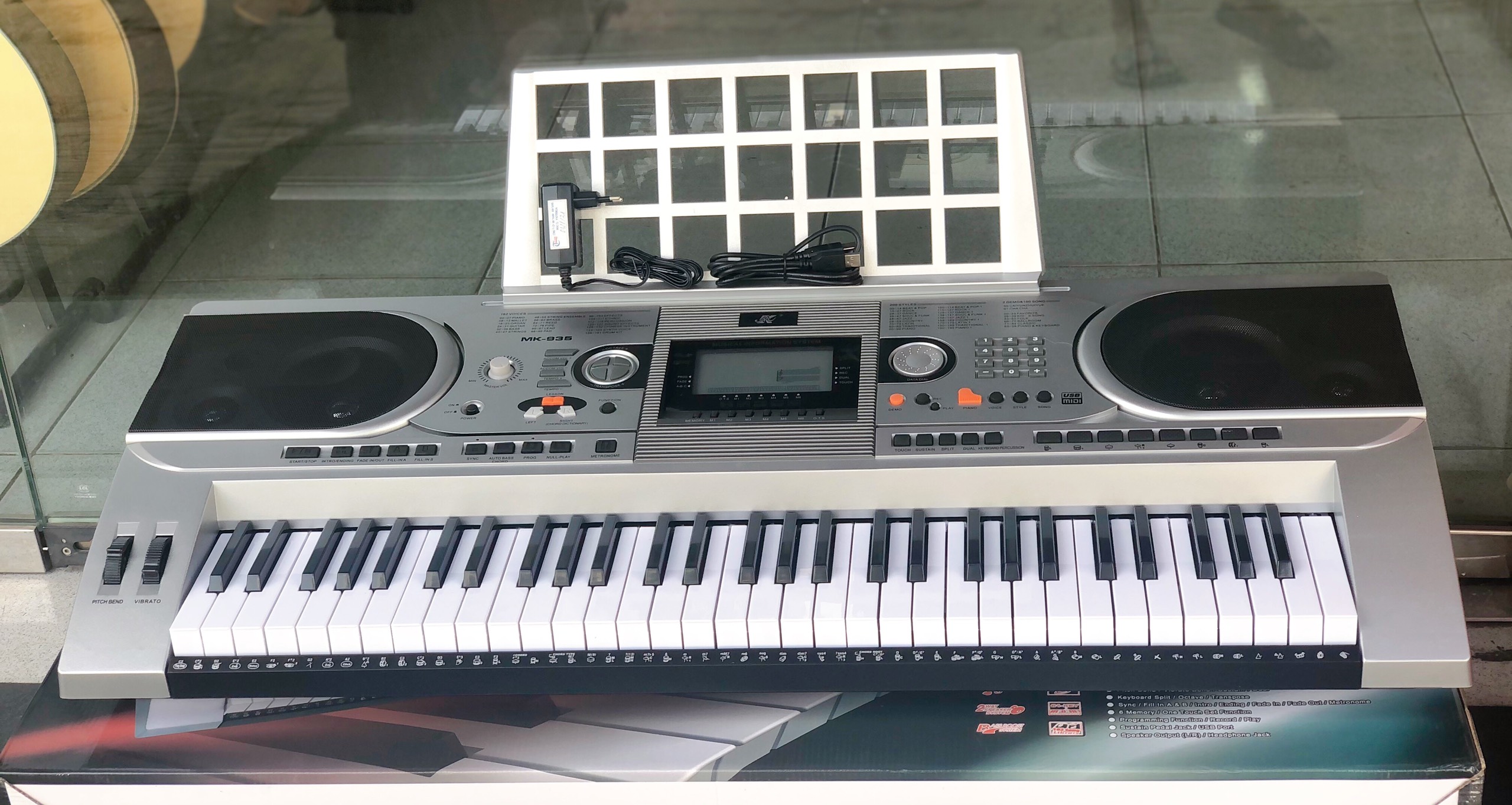 Đàn Organ MK 935