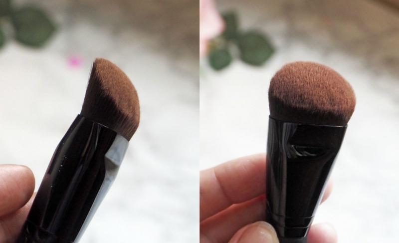 Cọ Đánh Kem Nền BareMinerals Luxe Performance