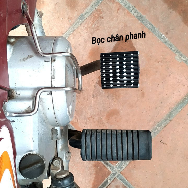 Bọc chân phanh xe máy