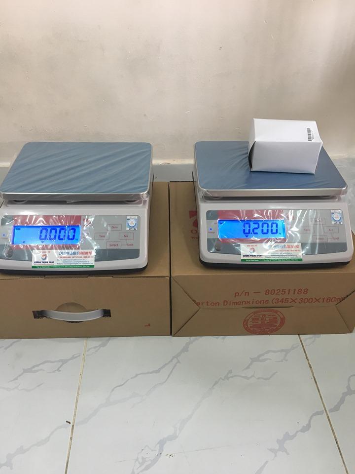 [HCM]cân điện tử ohaus V11P30 - 30kg