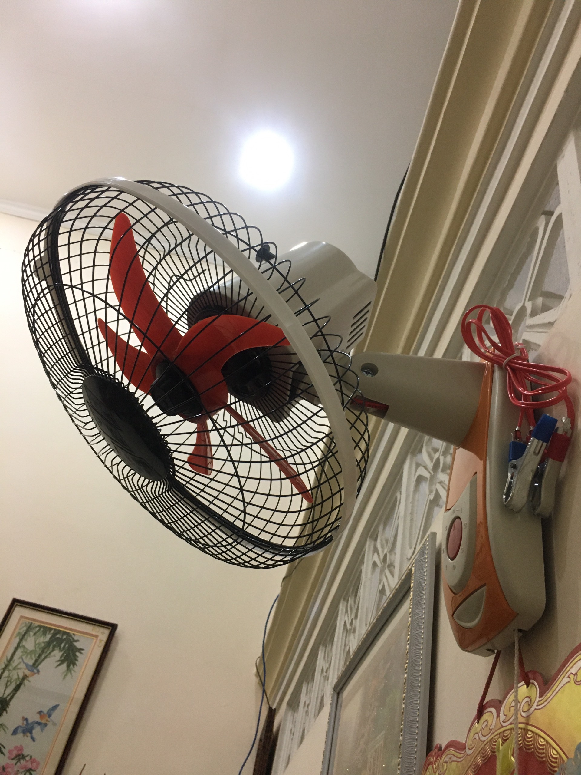 [HCM]quạt treo tường 12v CHẠY BÌNH ÁC QUY