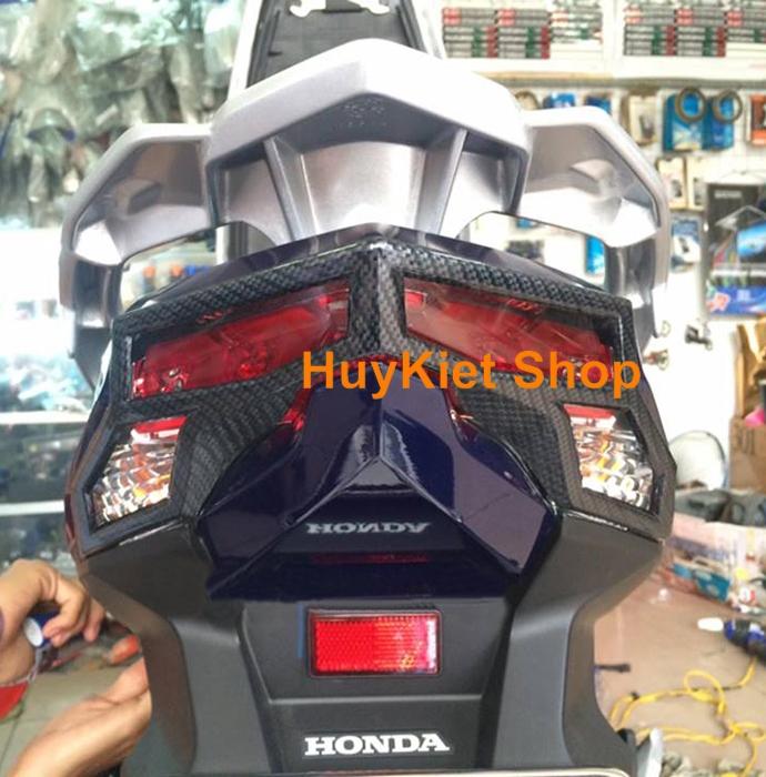 Ốp Đèn Lái Đuôi Sau AirBlade 2016 - 2019 Carbon MS1705