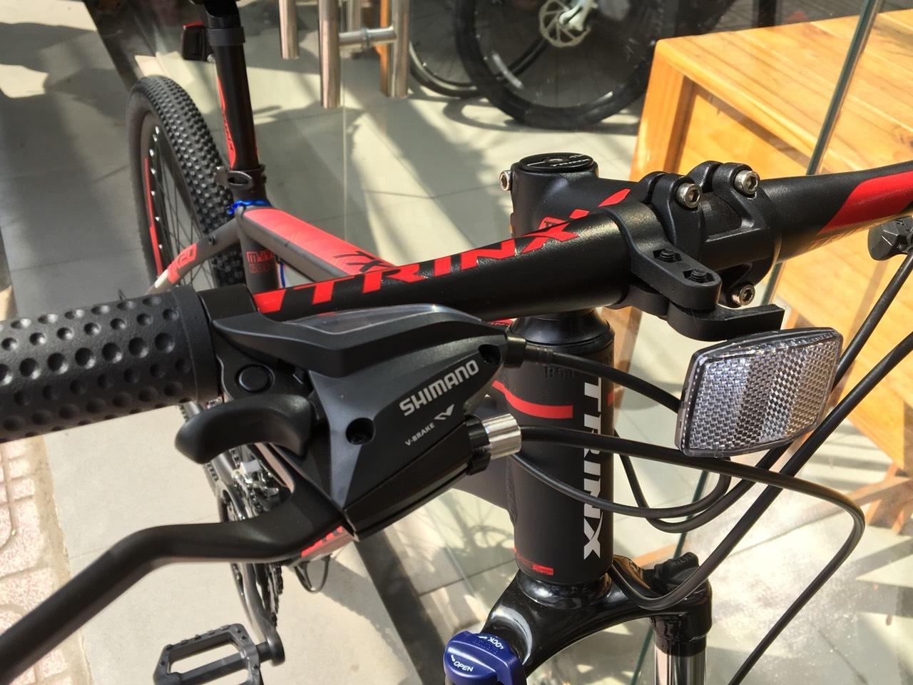 Xe đạp địa hình TrinX TX20 2018 Black Red