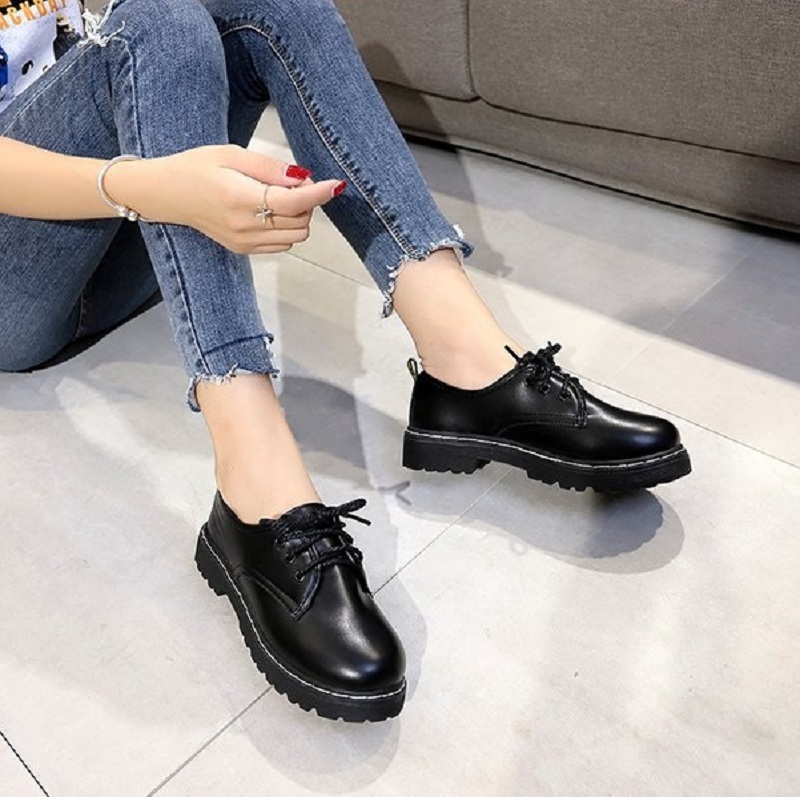 Giày bốt nữ dáng Dr cổ điển chất da lỳ siêu hot kèm ảnh chi tiết