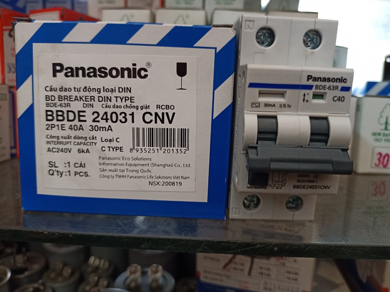 CẦU DAO CHỐNG GIẬT PANASONIC 2P/32A - 40A