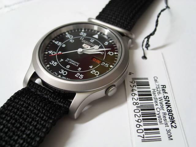 Đồng hồ nam dây dù Seiko 5 SNK809K2