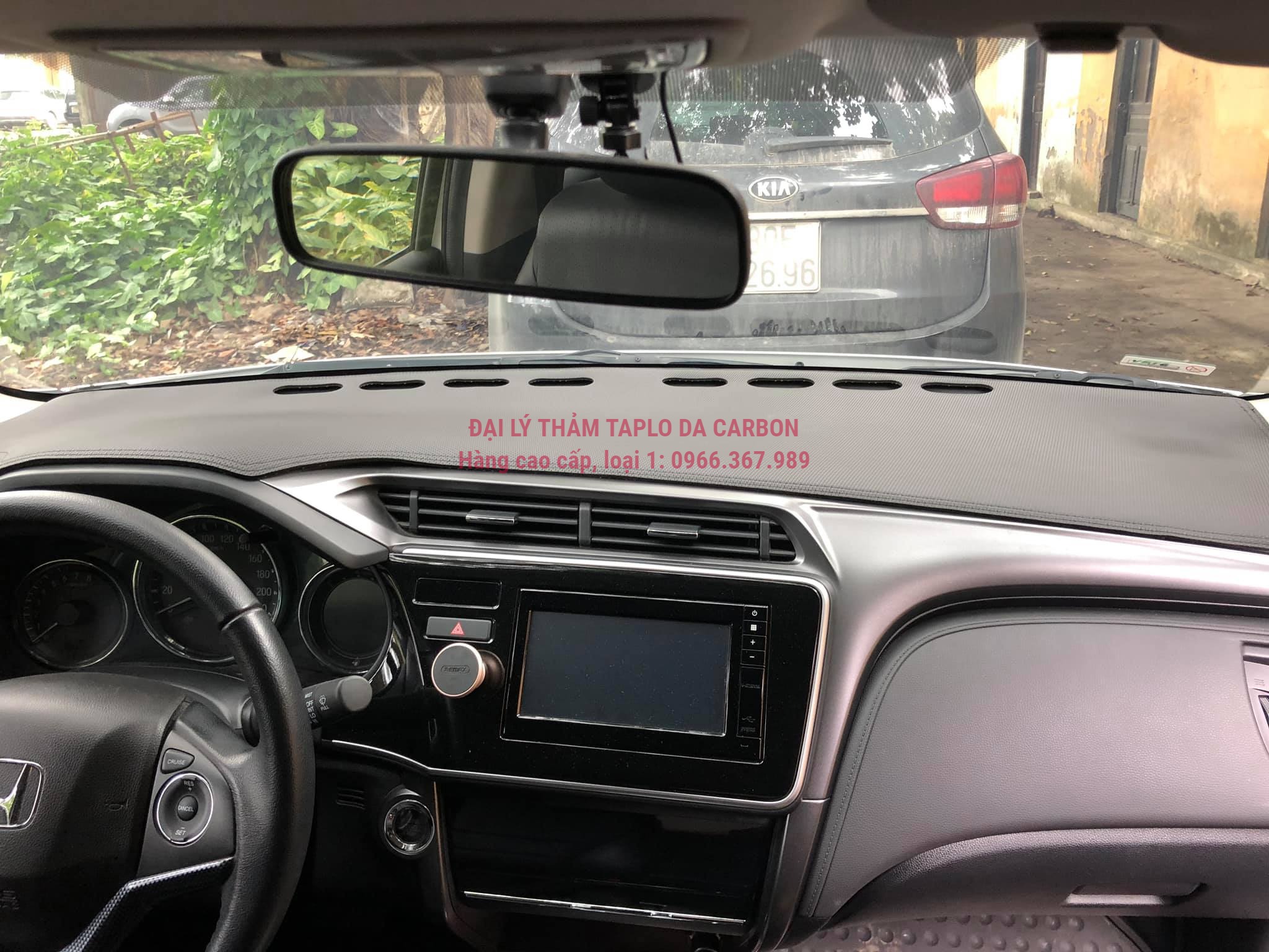 Thảm Taplo Da vân Carbon cao cấp xe MAZDA 2