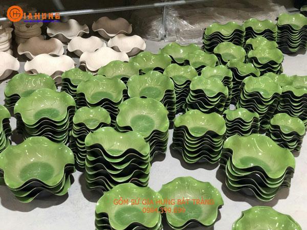 Bộ 2 bát sen thả hoa phi 20 kèm chân đế gốm sứ Bát Tràng