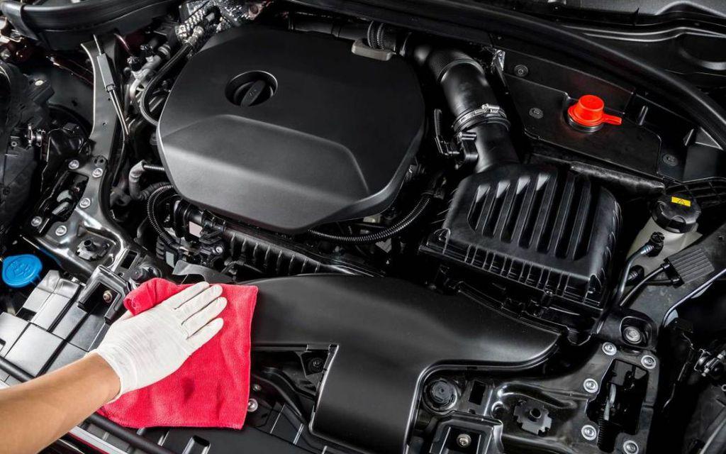 Vệ sinh dầu mỡ, bẩn khoang máy Lowell Car Engine Compartment