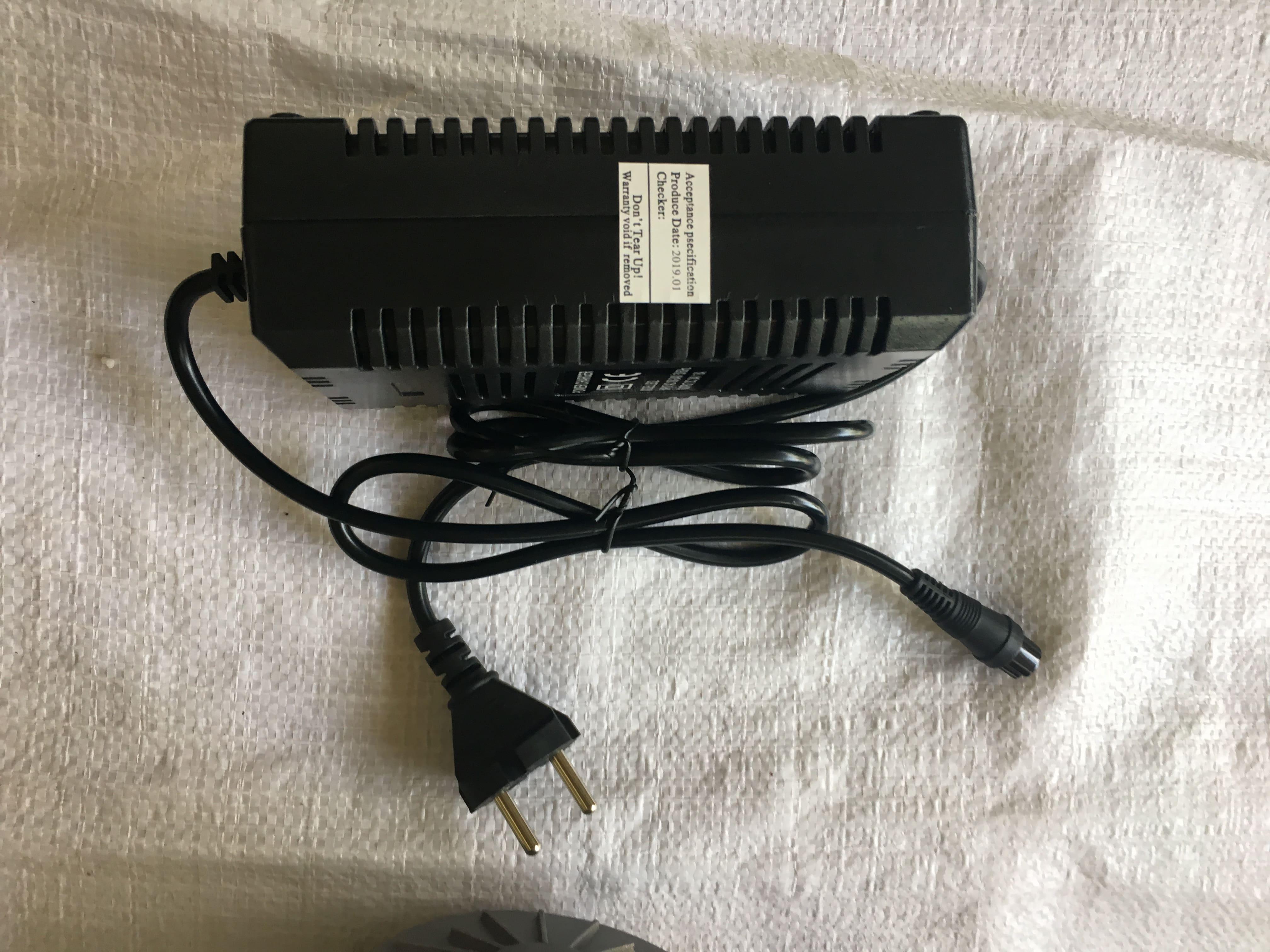 Sạc xe điện Escooter 24V