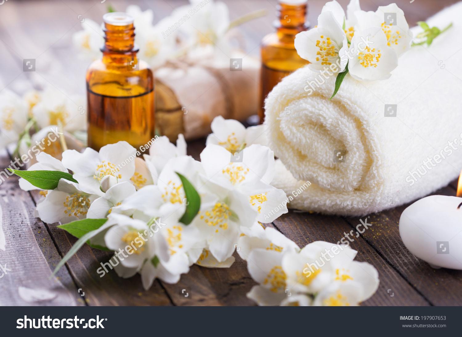 Tinh dầu hoa nhài cao cấp lọ 100ml.