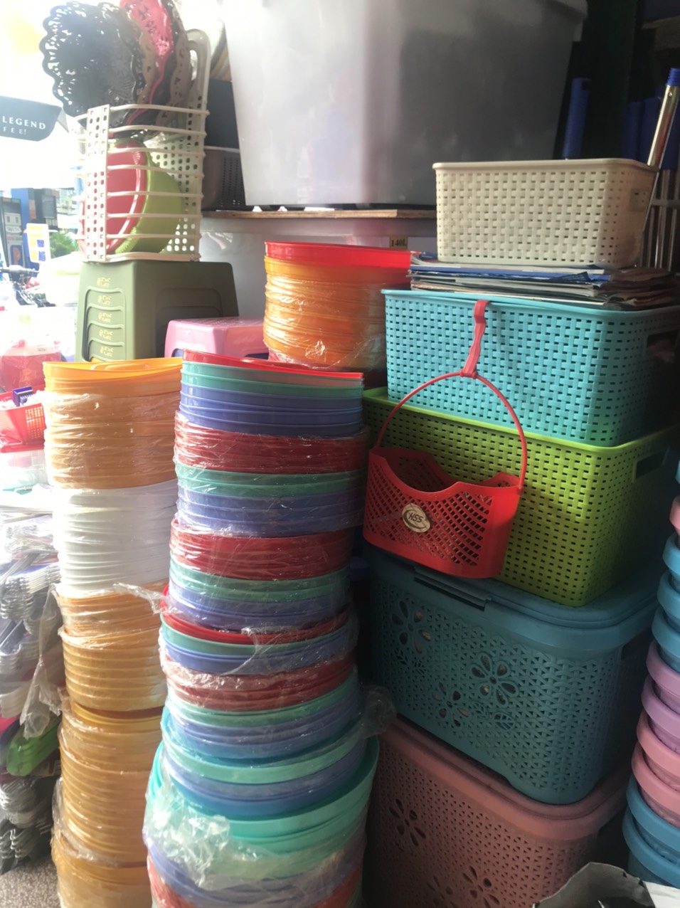 Thau nhựa Duy Tân 3T-4 T ( Màu sắc ngẫu nhiên )