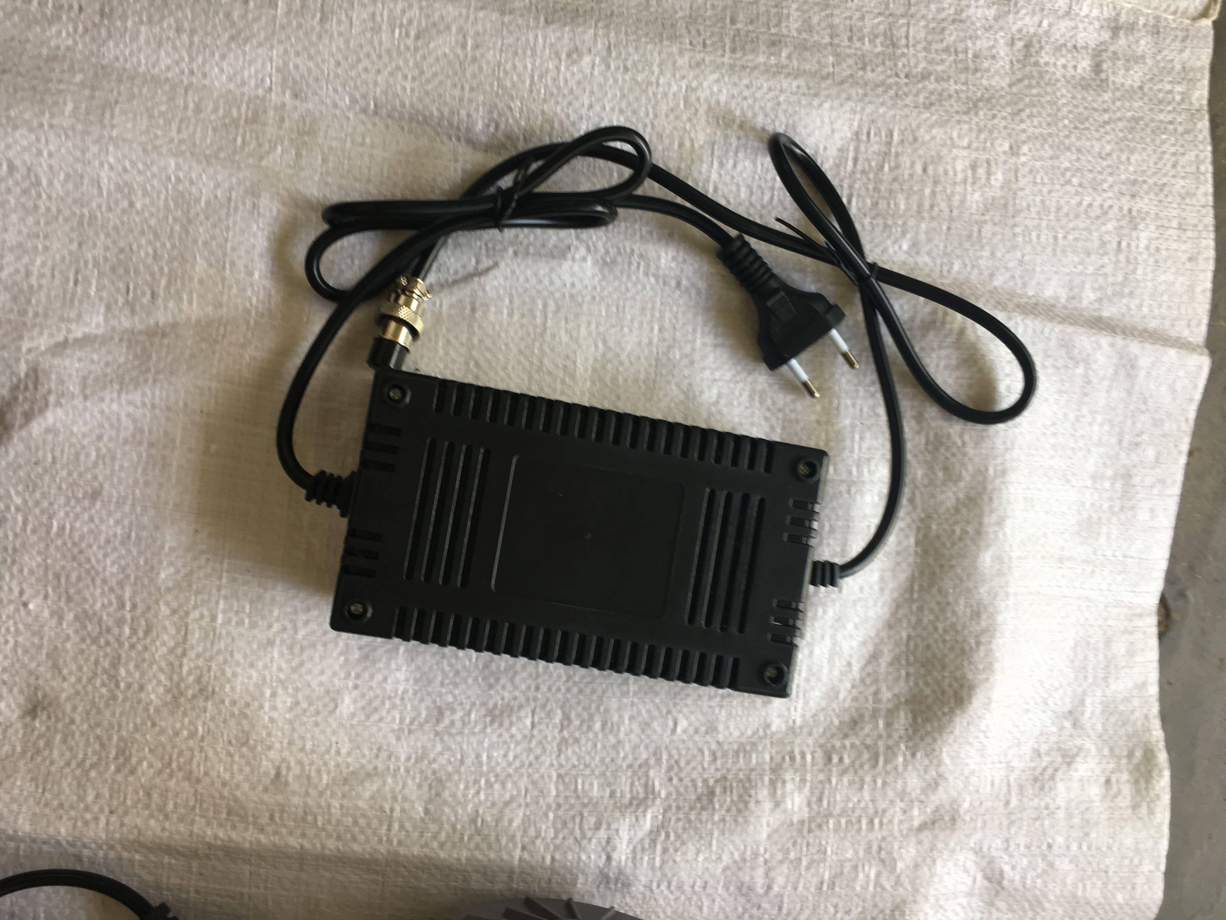 Sạc xe điện Escooter 24V