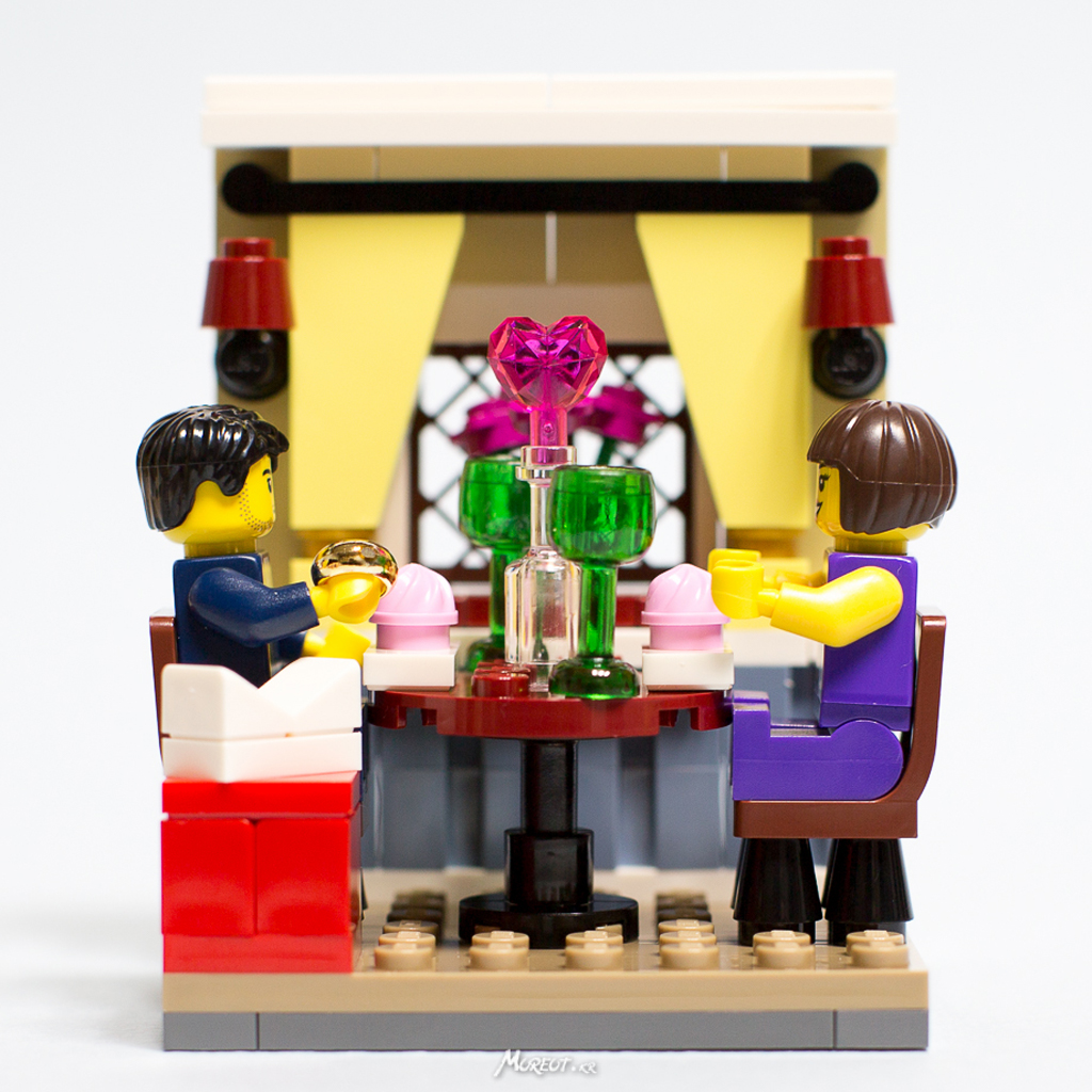 LEGO 40120: Seasonal Valentine's Day Dinner