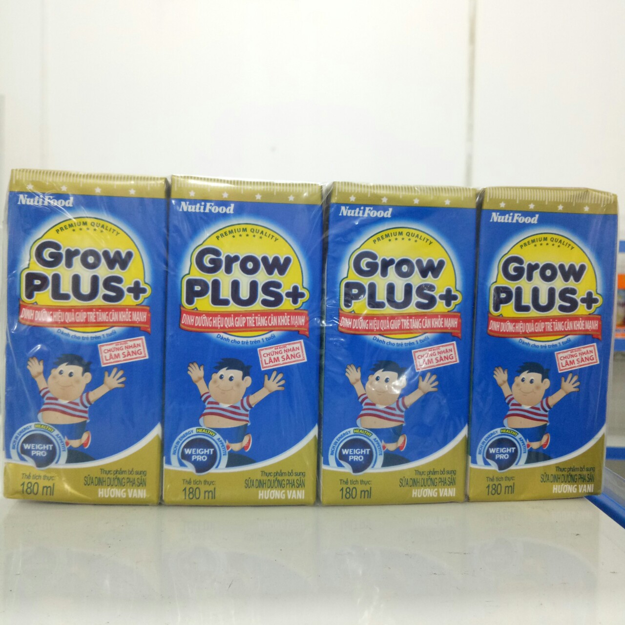 Sữa Bột Pha Sẵn Nutifood Grow Plus+(mau Xanh) 180Ml -  Thùng 48 hop