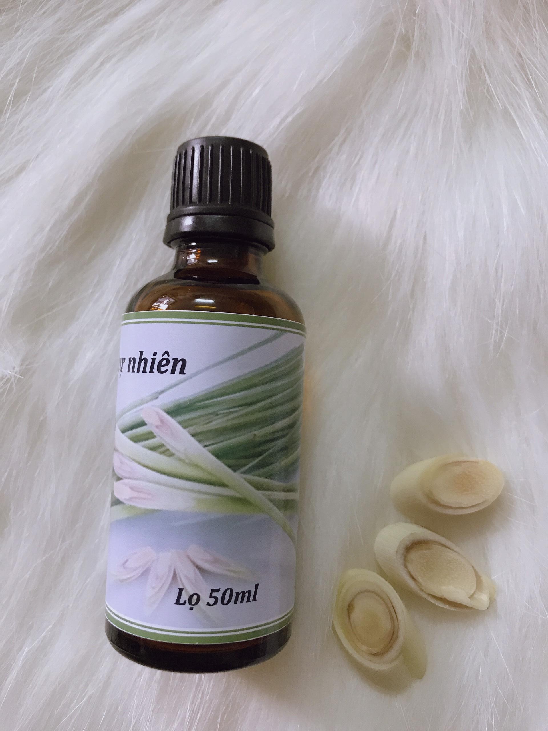 Aromatic Essential Oil for Room Scenting with Lemongrass Scent, Repels Mosquitoes and Insects, 10ml.