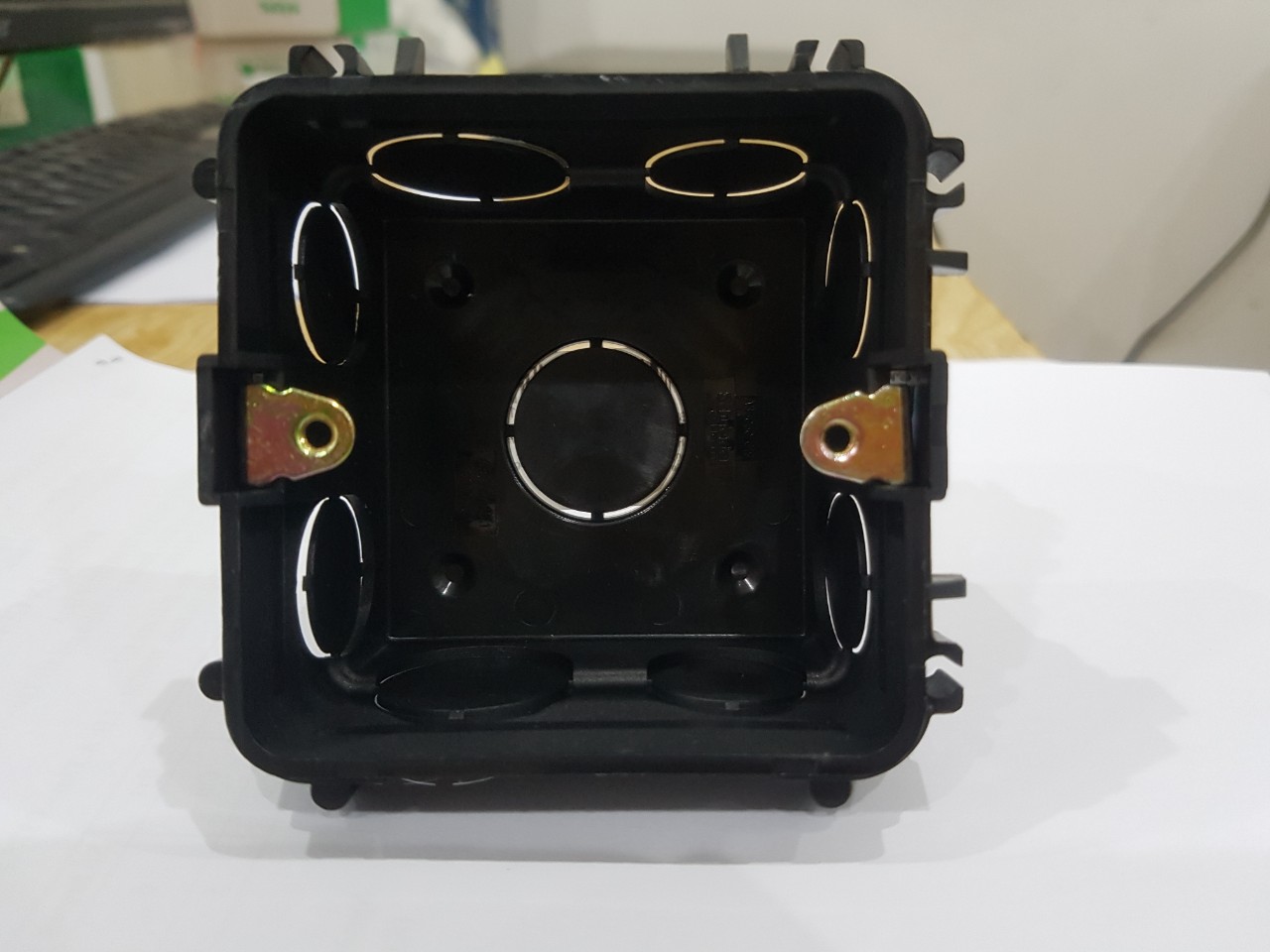 Đế âm cho mặt đơn chuẩn anh - schneider electric - a3b050-g19