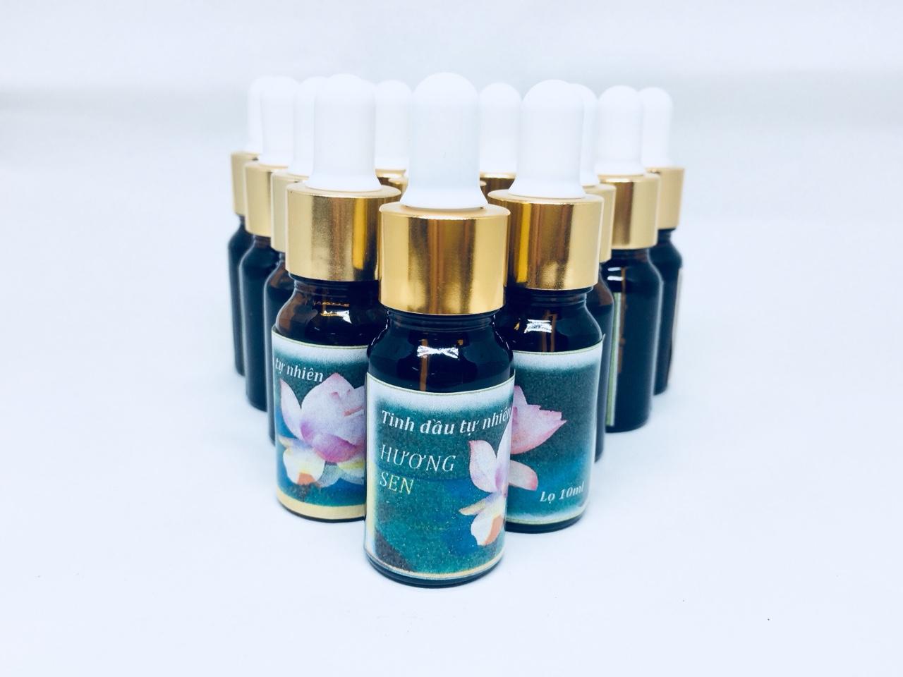 Tinh dầu treo xe hương Sen.