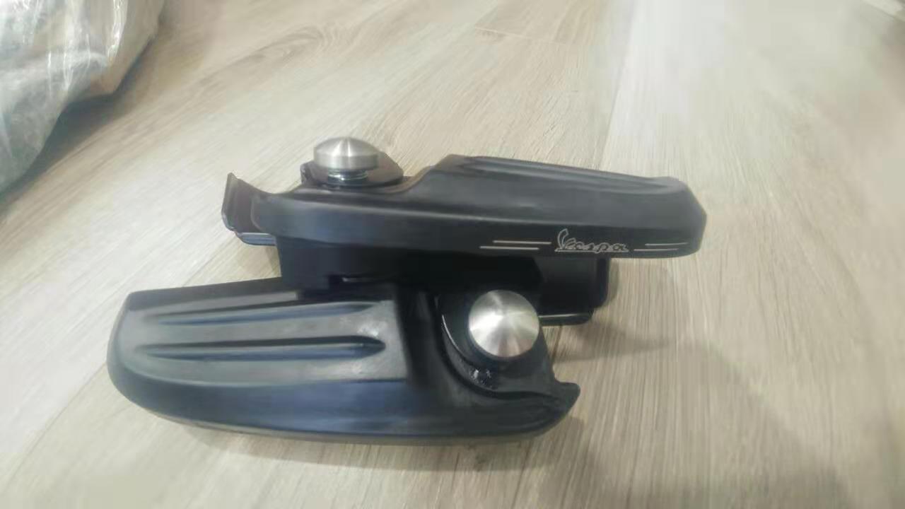 gác chân vespa primavera & sprint