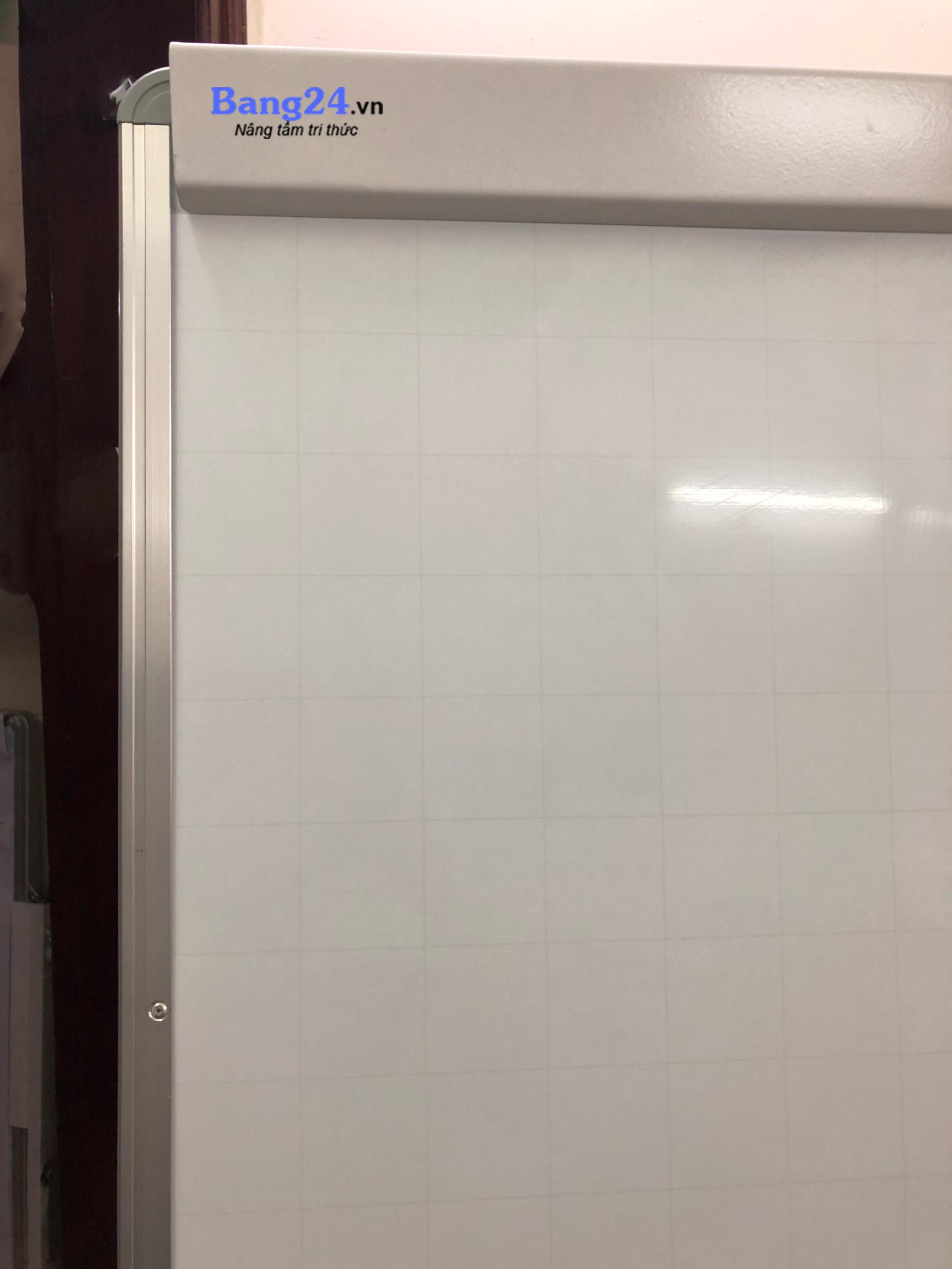 Bảng Flipchart Chân Gấp - White Board; KT: 0,9x1,2m (Tặng kèm 1 khay để bút, 1 bút dạ, 1 xóa bảng, 6 viên nam châm và 10 tờ giấy A0)