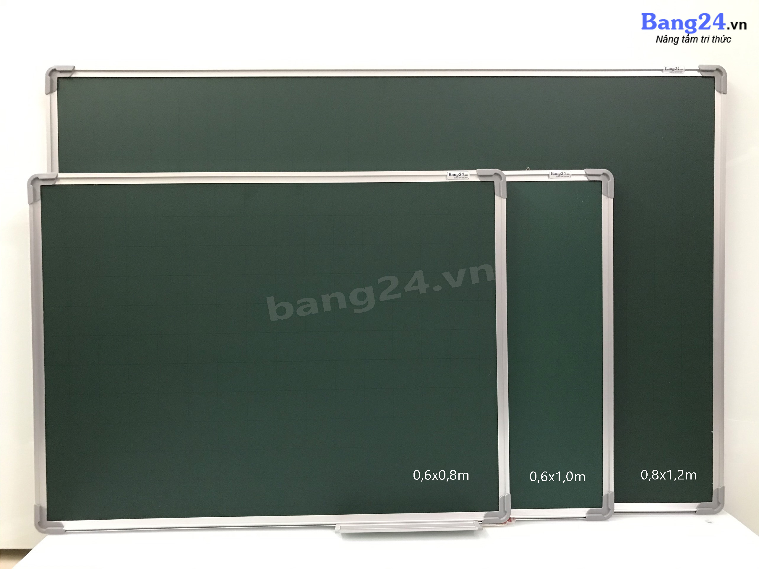 Bảng Từ Xanh Viết Phấn, KT: 0,6x1,0m (Tặng kèm 1 khay để phấn, 1 hộp phấn, 1 xóa bảng và 6 viên nam châm)