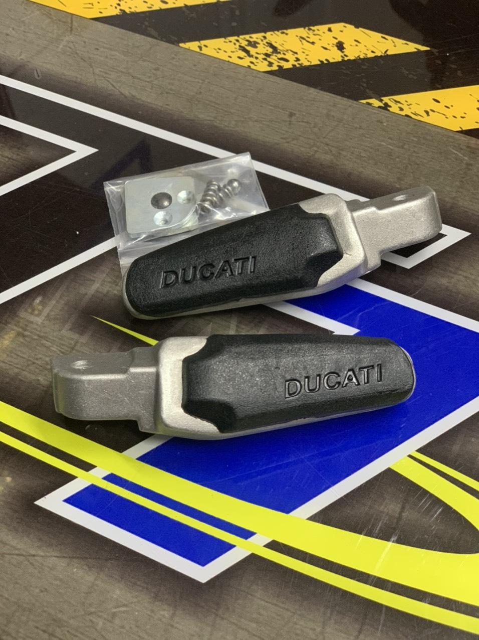 Gác chân sau ducati - dành cho mọi loại xe