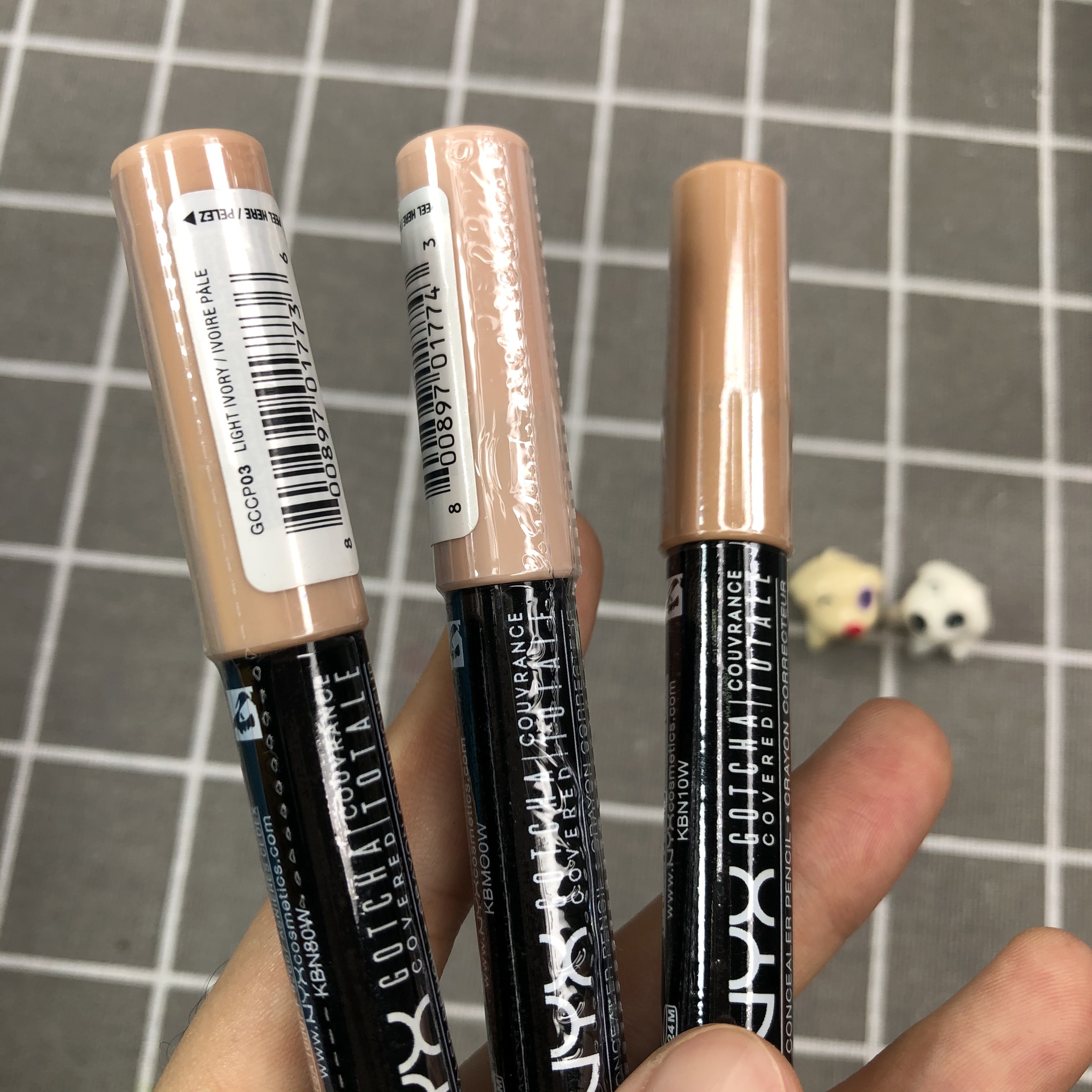 Che khuyết điểm NYX Makeup Gotcha Covered Concealer Pencil