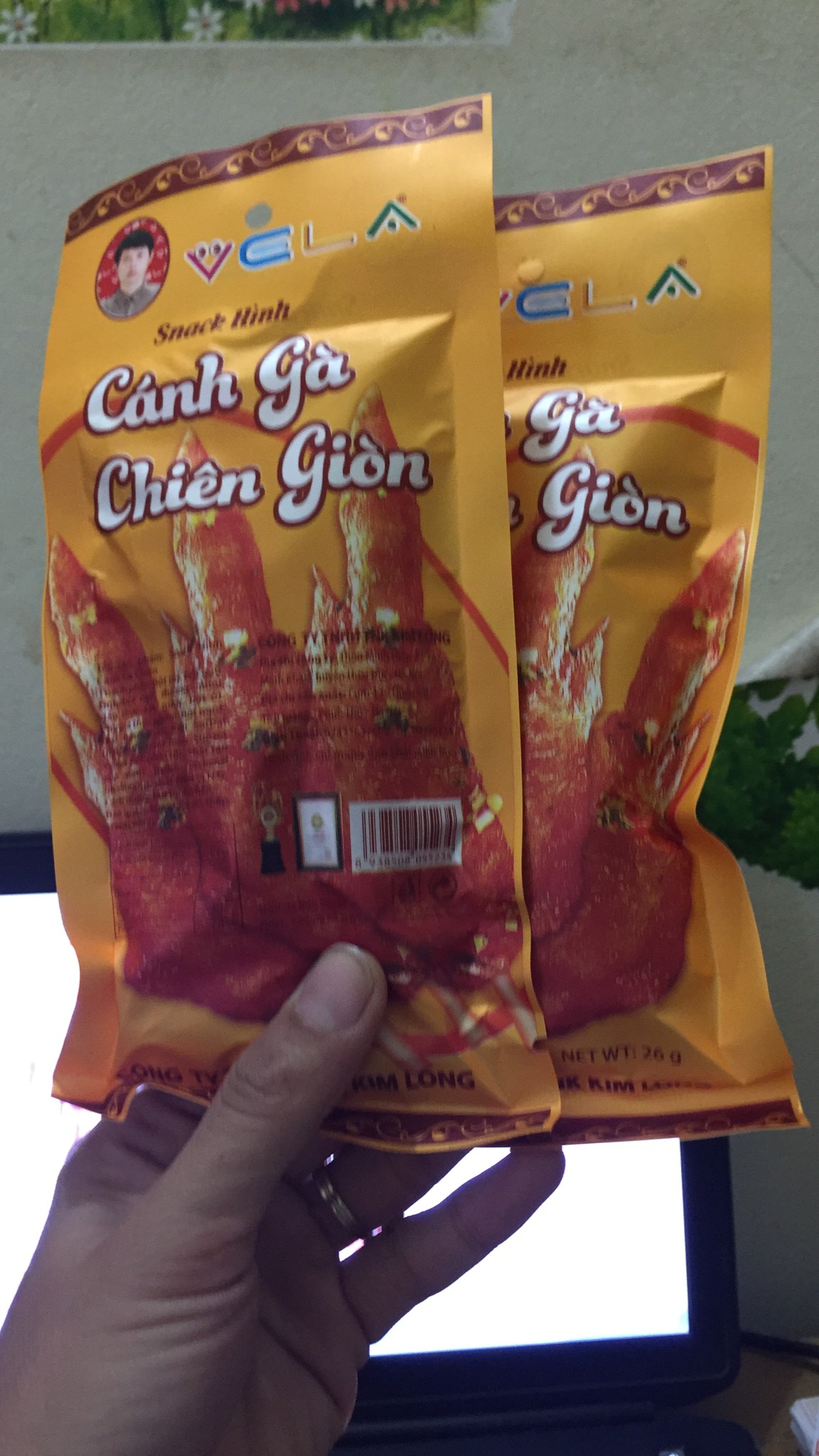 10 gói bim bim cánh gà hàng Việt Nam